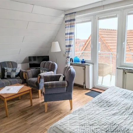 5 Im Haus Sylvia,