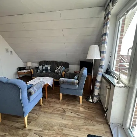 5 Im Haus Sylvia, *